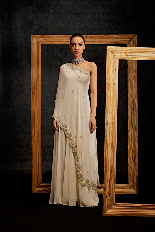 CHANDANI GIRDHAR IN BLISSFUL JUMPSUIT